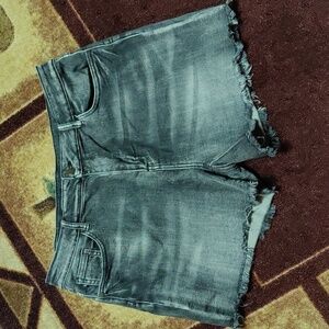Judy blue black acid wash shorts.